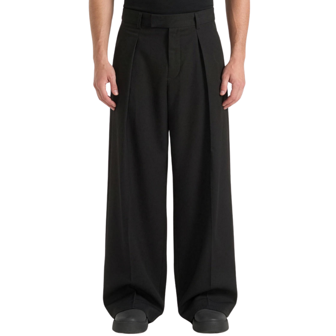 Wide leg pleated tailored trousers in Black